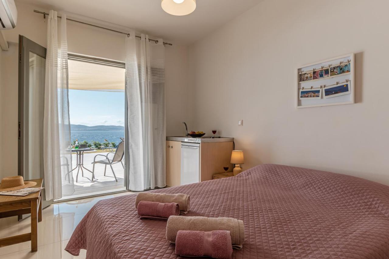 Dionysus House And Ariadne Apartment Sztelída Kültér fotó